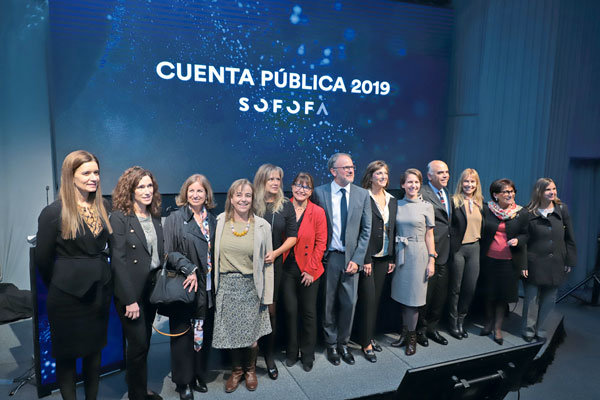 <p>Larraín Matte junto a las consejeras del gremio en la cuenta pública de la Sofofa. Foto: Rodolfo Jara</p>