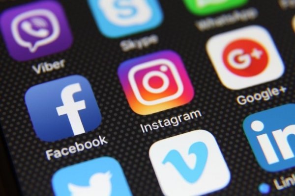 Cómo Youtube, WhatsApp e Instagram se transformaron en las plataformas favoritas de los niños chilenos