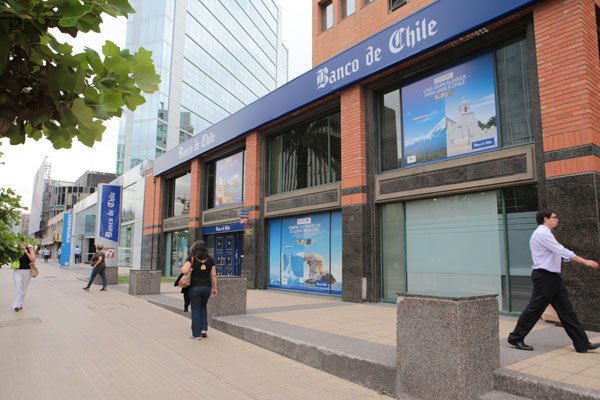 <p>B.de Chile y Santander cedieron participación de mercado en 2019</p>