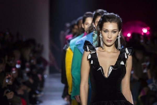 Primeras cancelaciones en el mundo de la moda por coronavirus: Chanel y Prada posponen sus desfiles en Asia