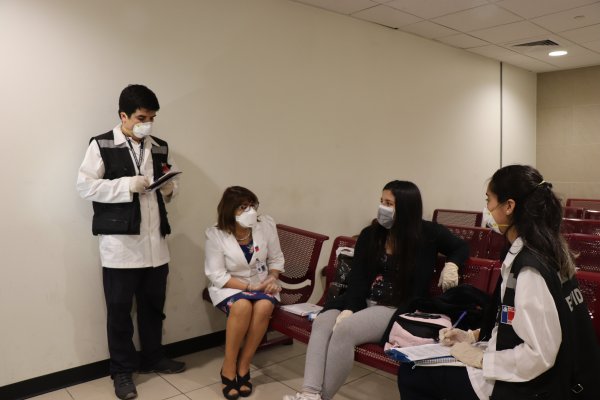 Autoridad sanitaria aplica protocolo de control por Covid-19 en Aeropuerto de Santiago