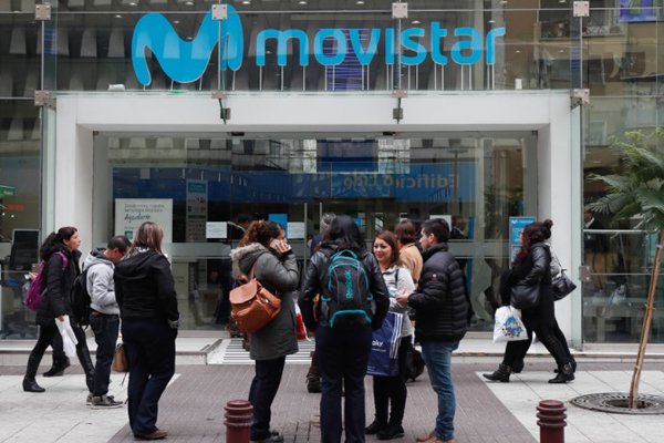 <p>Telefónica en Chile reporta menores ingresos por “difícil situación macroeconómica y social del país”</p>