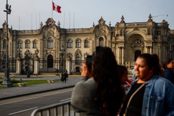 <p>PIB de Perú se desacelera en el cuarto trimestre por retrasos en obras públicas</p>