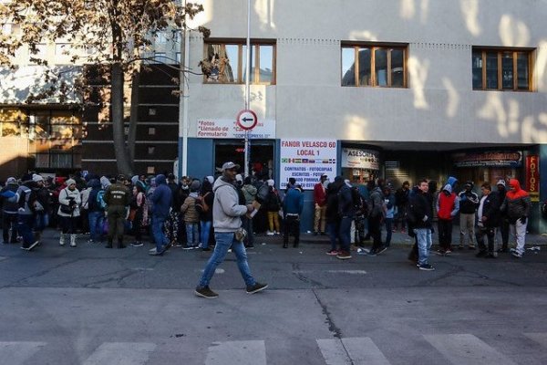 Los extranjeros que buscan empleo en Chile: ¿Quiénes son? y ¿A qué postulan?