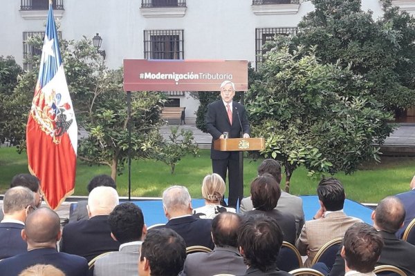 Piñera promulga reforma tributaria y asegura que nuevo sistema es "mucho más pro emprendimiento, inversión y crecimiento que el que teníamos"