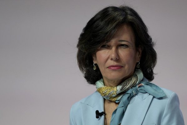 Banco Popular: Ana Botín declarará como testigo en el caso que mantiene atento a Luksic