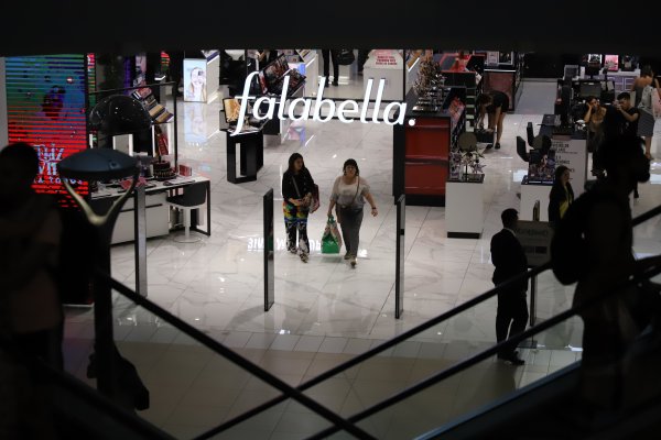 Falabella reconoce efecto negativo por US$ 37 millones por crisis social y mantiene seis tiendas cerradas