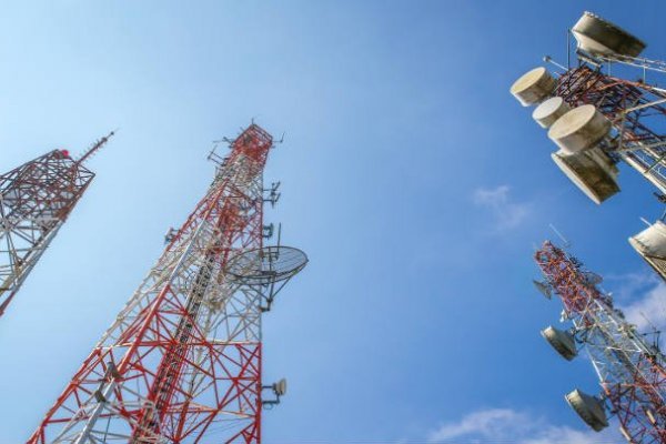Telefónica se une a Google y Softbank para crear redes móviles 'colgando' del cielo