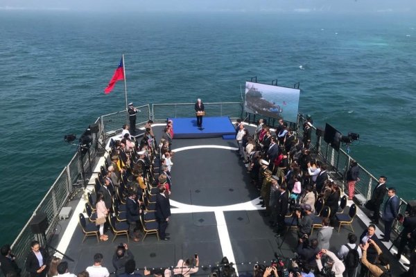 Piñera conmemora 27F y llama a la unidad en “tiempos en que la democracia está amenazada”