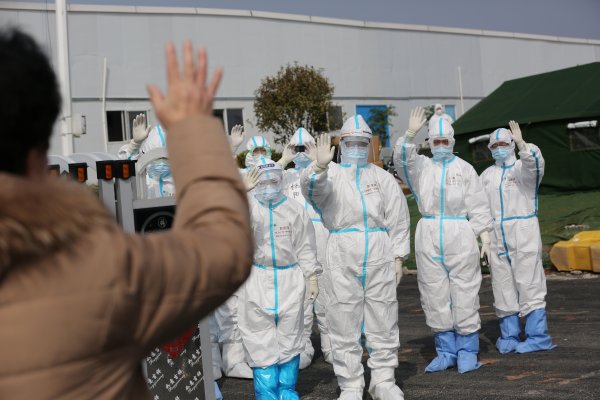 Wuhan cierra un hospital temporal y caen los nuevos casos de coronavirus en China
