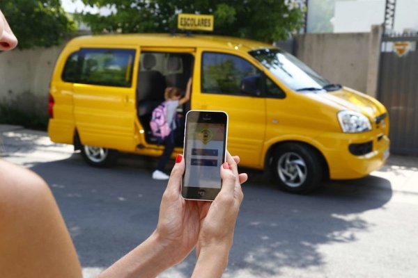 App made in Chile monitorea y comparte recorridos de los furgones escolares en tiempo real