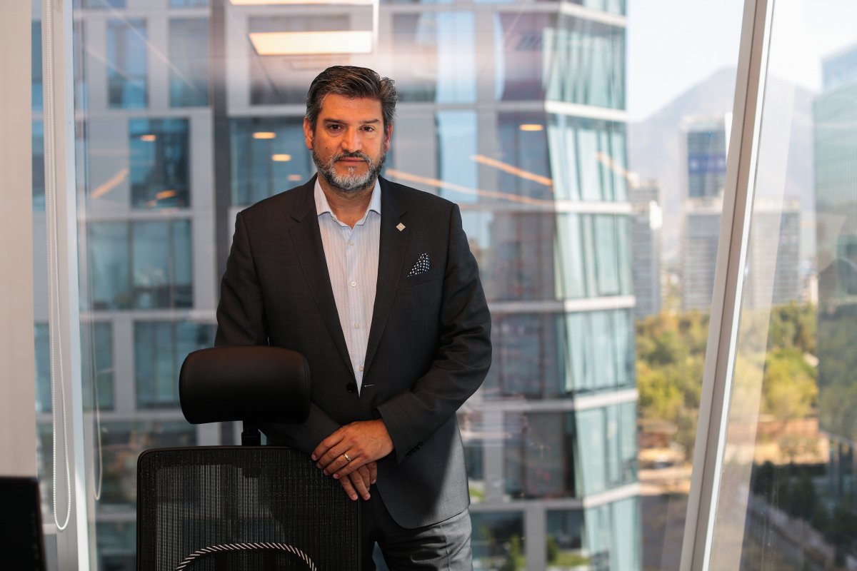 <p>Director general de Reale Seguros en Chile, Oscar Huerta.</p>