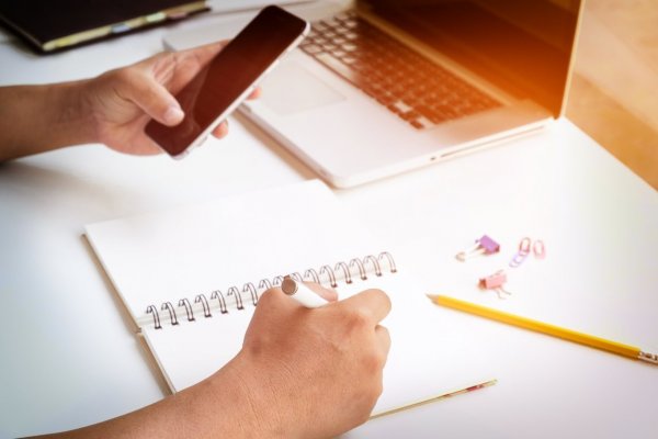 Sondeo revela que teletrabajo contribuyó a sostener la productividad empresarial durante estallido social
