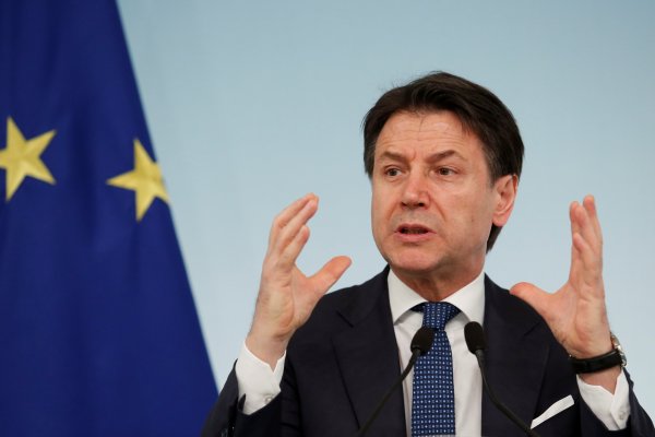 Italia destinará más fondos contra el coronavirus y no descarta más restricciones