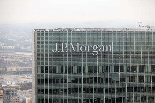 JPMorgan pesimista con el peso chileno y advierte de riesgo por traspasos de AFP