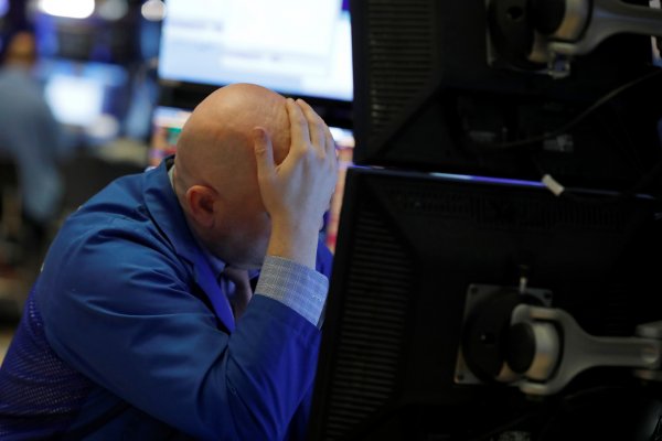 Dow Jones entra en mercado bajista y el IPSA cae de los 4.000 puntos