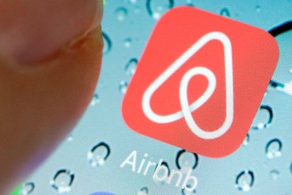 Salida a bolsa de Airbnb peligra por caída de reservas por coronavirus