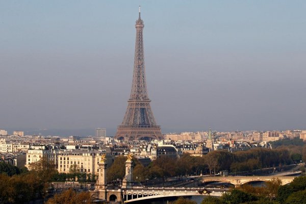 Torre Eiffel cerrada “hasta nuevo aviso” por coronavirus