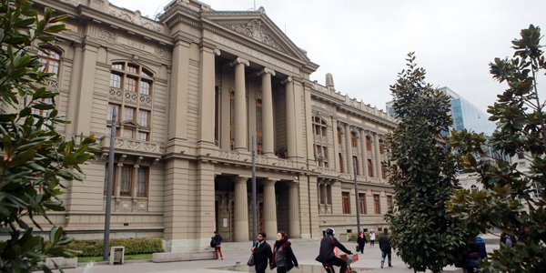 Tribunales también toman medidas: suspenden audiencias y restringe acceso de público