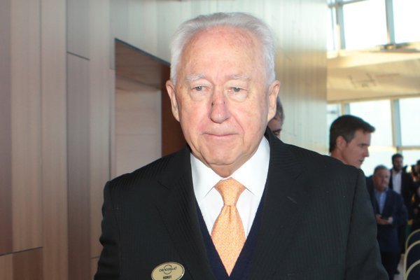 Cierre del comercio: alcalde de La Florida dice que habló con Paulmann y Providencia cierra el Costanera Center
