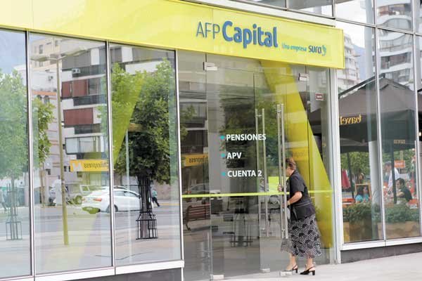 Devolución de ahorros previsionales a un extranjero: AFP Capital apela a la Corte Suprema