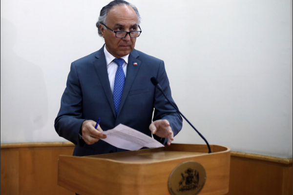 <p>Canciller emplaza a aerolíneas extranjeras a agilizar retorno de chilenos varados en el exterior</p>