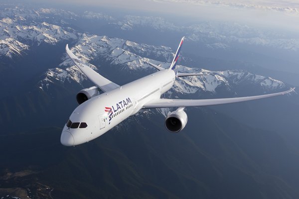 Latam Airlines quiere recuperar a sus pasajeros y lanza agresiva oferta de pasajes al extranjero: vuelo a Miami por US$ 200