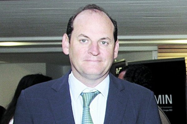 Mario Gazitúa lidera carrera para reemplazar a Camposano en la presidencia del gremio asegurador