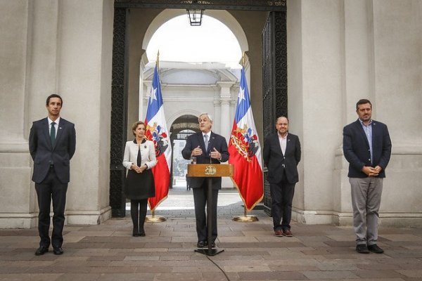 Piñera anuncia beneficios para el pago de los servicios básicos