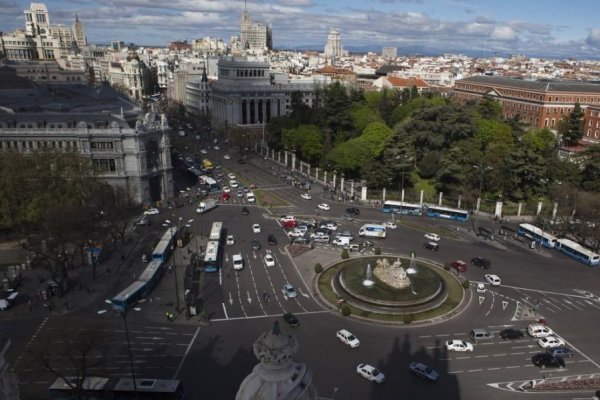 Gobierno español reorienta los sectores productivos para autoabastecerse de material sanitario