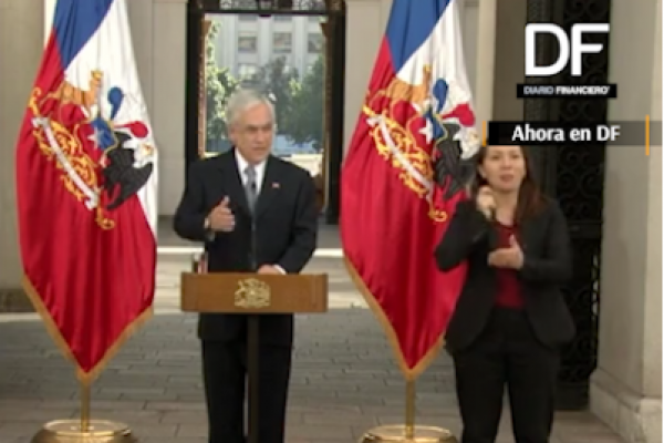 <p>Ahora en DF: Presidente Piñera anuncia veto a la ley sobre el pago del permiso de circulación</p>