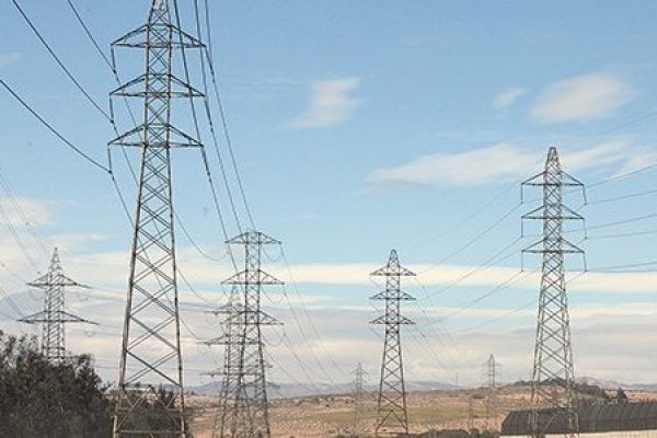 SEC formula cargos a empresa eléctrica por masivo corte de luz