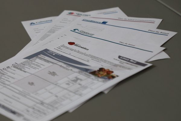 Gobierno cuestiona a isapres por alza de planes y estudiaría opciones de congelamiento