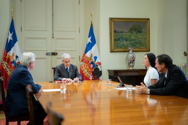 Gobierno e isapres acordaron postergar por tres meses alza de planes base de salud