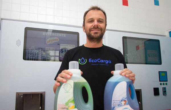 EcoCarga adelanta plan y llega con máquinas para recargar detergente a comercios de barrio
