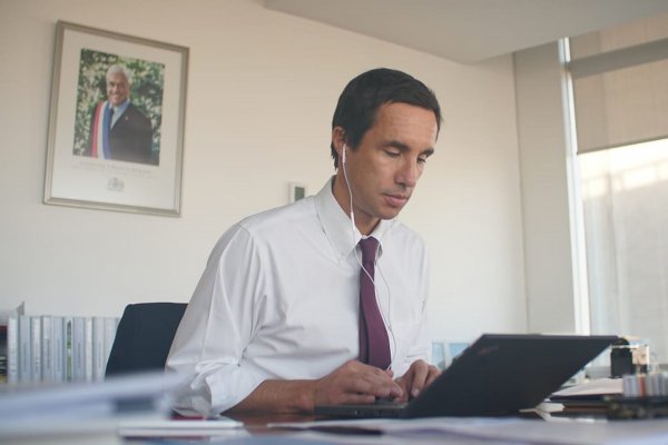 Ministro de Energía activa contactos con diputados ante inminente ingreso de la ley larga de distribución al Congreso