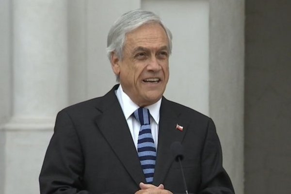Se frena mejora en aprobación de Presidente Piñera al descender 2 puntos