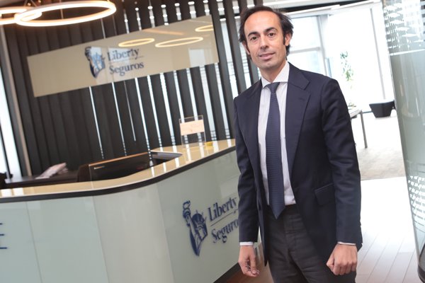 Aseguradora Liberty realiza cirugía mayor a su plana ejecutiva incluyendo a gerente general