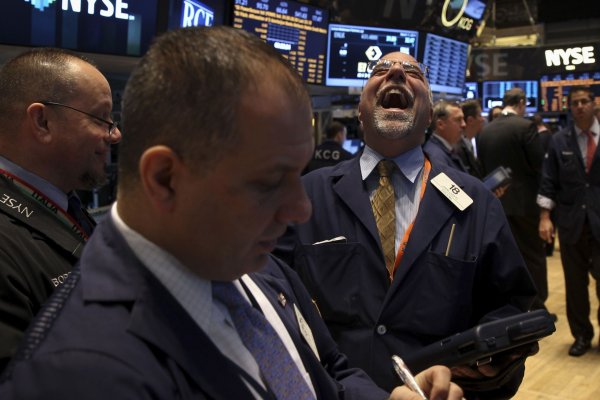 Wall Street cierra su mejor semana desde la década de los 70 ante mayor estímulo de la Fed