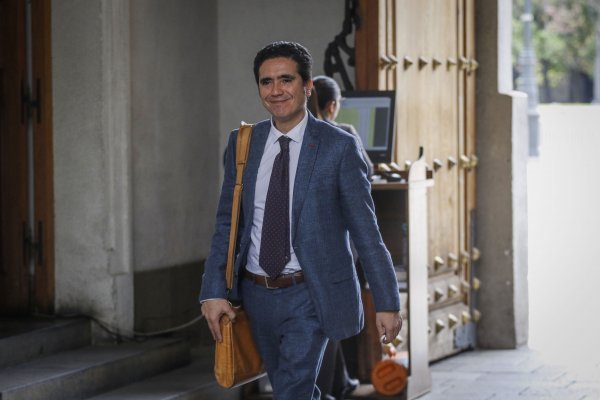 Briones dice que espera que a fines de la próxima semana comience a operar el sistema para otorgar nuevos créditos con garantía estatal
