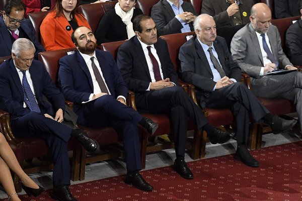¿Nueva oposición? Analistas definen las claves para el rearme del bloque