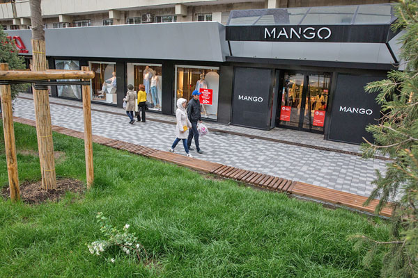 Mango retoma actividad en algunos países de Europa y ya tiene abiertas 135 tiendas