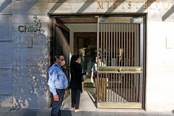 Plan retorno: Gobierno afina lista de servicios con más prestaciones al público