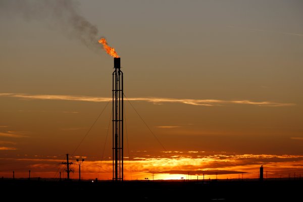 Petróleo: el mismo analista que predijo que el barril bajaría de cero ahora proyecta un escenario mucho peor para al precio