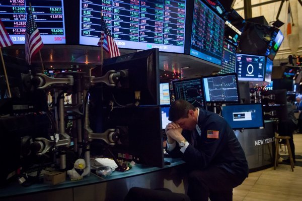 <p>Operador de Wall Street lamenta el fracaso en la cura contra el Covid-19 </p>