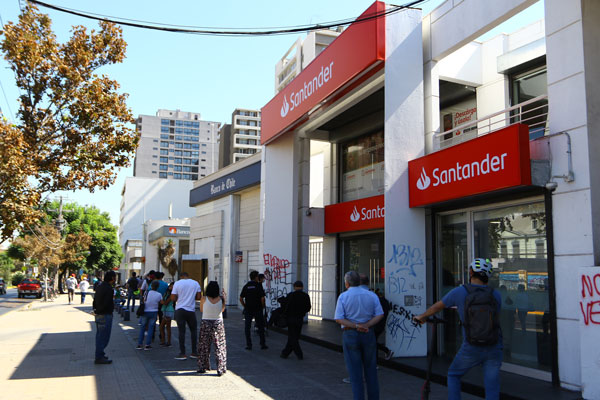 Demora en envío de reglamento de créditos Fogape inquietan a bancos