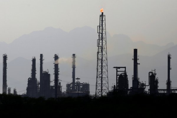 El precio del petróleo de Estados Unidos no levanta cabeza y sufre otra dura caída