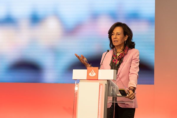 <p>La presidenta del Grupo Santander, Ana Patricia Botín, explicó ayer los resultados.</p>