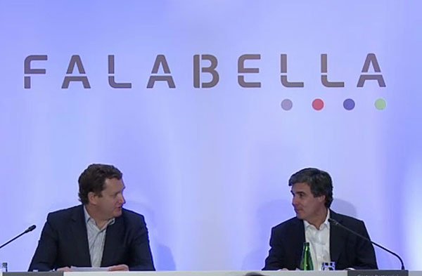 <p>El presidente de la empresa, Carlo Solari, y el gerente general Gastón Bottazzini, encabezaron la junta.</p>