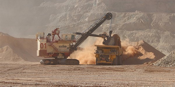 Producción industrial sorprende al alza en marzo gracias a la minería y la manufactura
